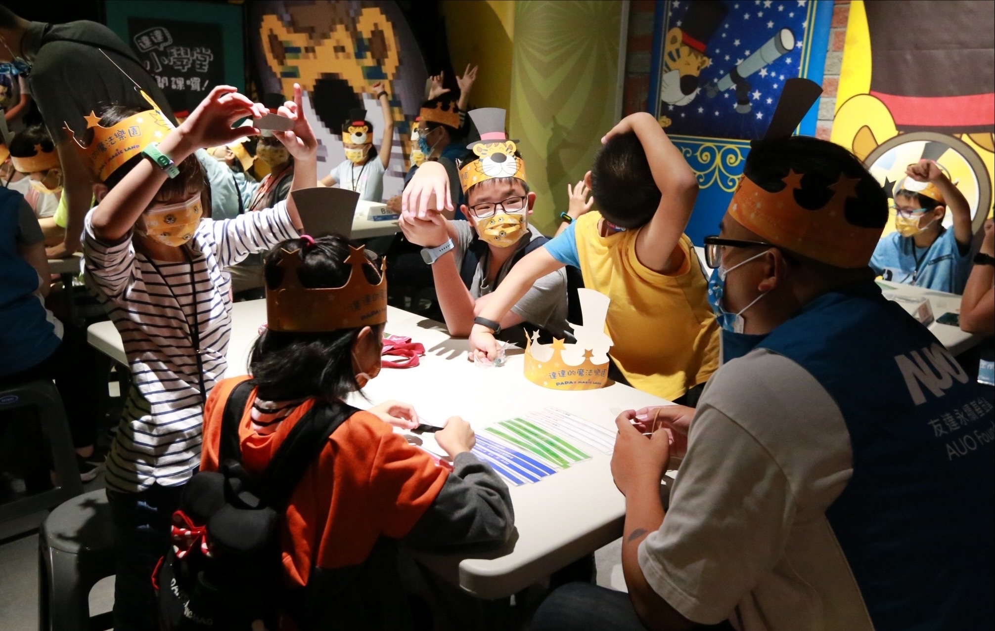 YY易游m6米乐以永续理念推动全人教育计划，内外结盟储备科普教育人才，荣获亚太永续行动奖社会共融面的金奖肯定