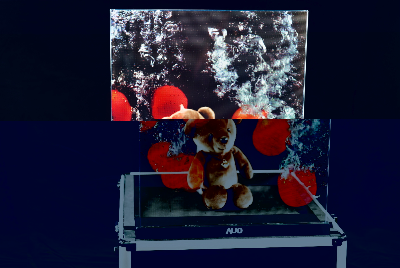 友達領先研發Micro LED透明顯示器，具備高穿透、低繞射、高亮度、可拼接之特性，可應用於智慧移動、智慧零售、商業展示等多元場域