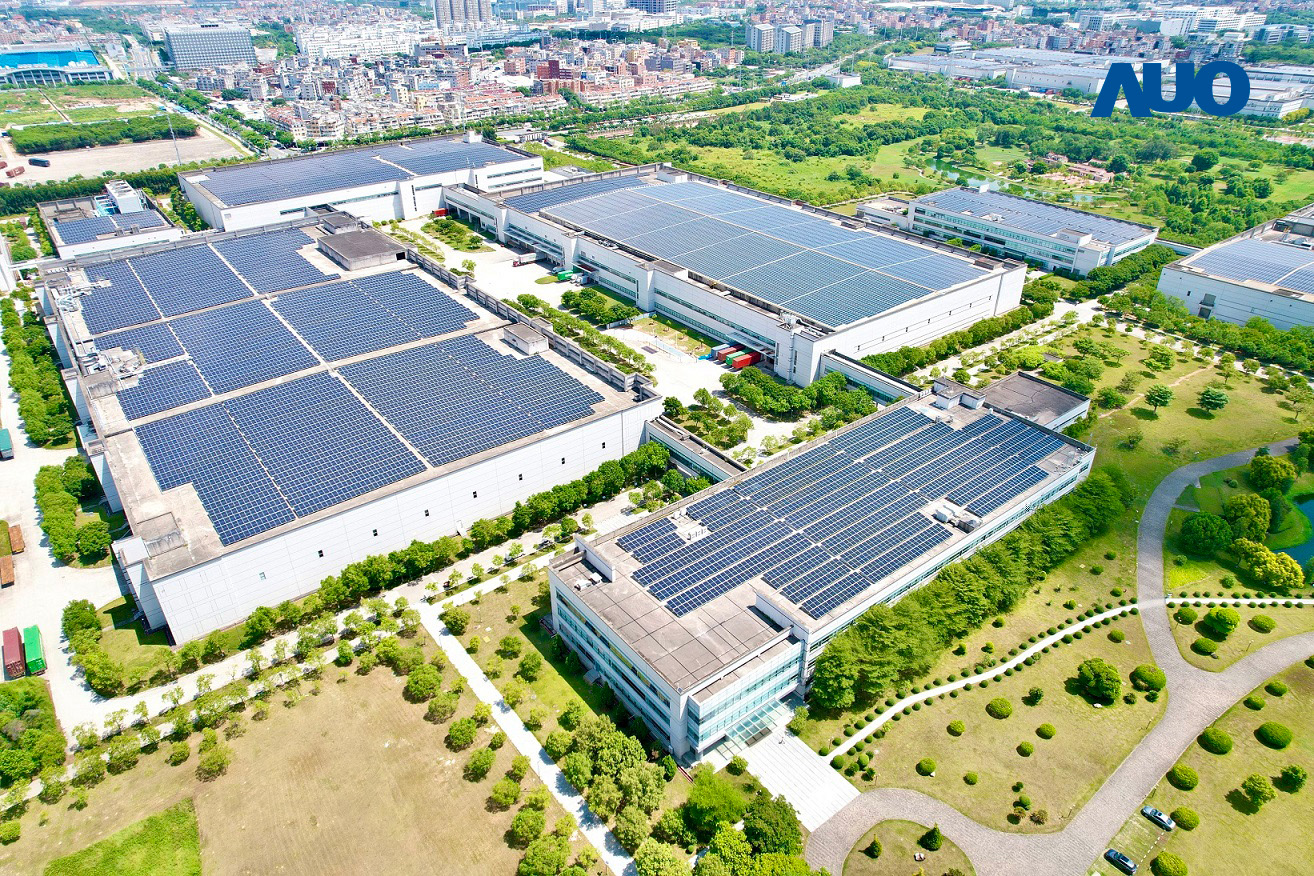 YY易游m6米乐厦门推动智能制造同时，透过绿电创能纵深推进绿色转型，厂区全屋顶铺设太阳能光伏板，每年太阳能发电 2,600多万度