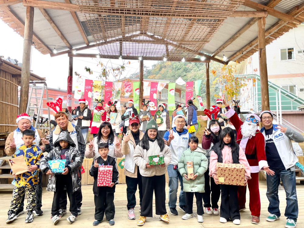 友達永續基金會號召「圓夢計畫」行動連續23年，由同仁凝聚內部愛心與資源送往偏鄉，累積為逾萬名兒童圓夢，實踐友達共創共好的永續精神。