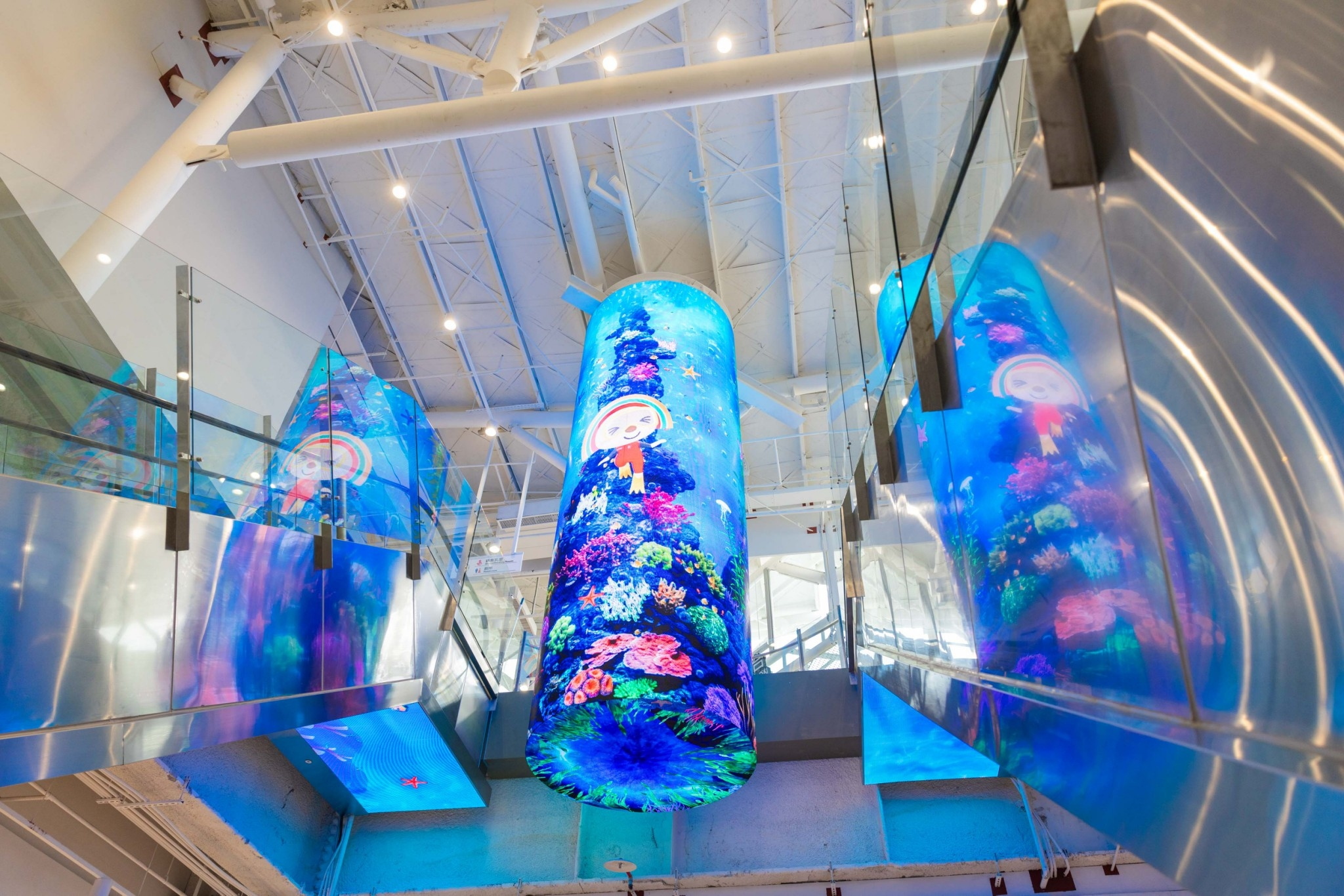 達擎與傑可達整合先進顯示技術與軟硬體應用服務，提供一系列大型LED顯示解決方案，為全新改裝開幕的「清水服務區」佈局嶄新視覺體驗。